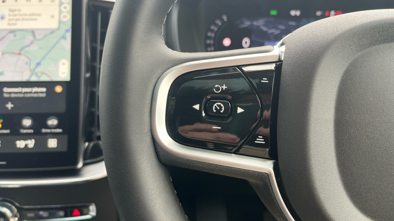 Volvo XC90 2.0 T8 PHEV Ultra Dark 5dr AWD Geartronic Estate